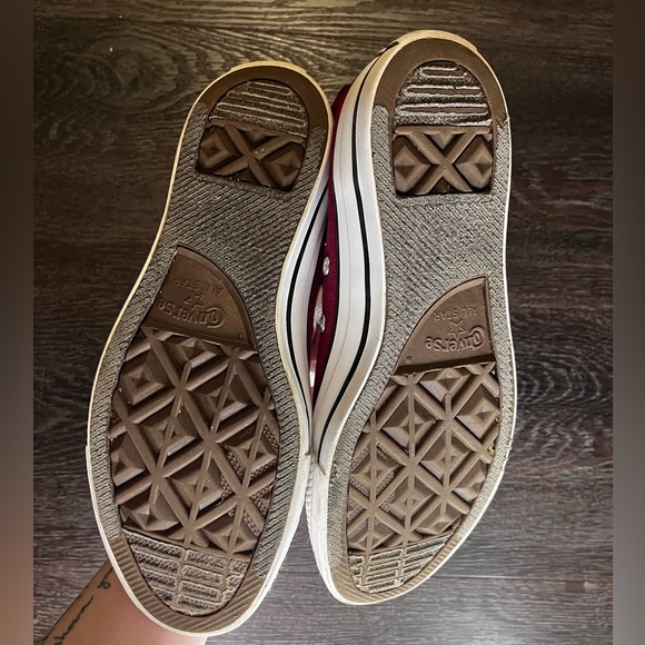 Maroon High top Converses - Slightly Used - Picture 4 of 7